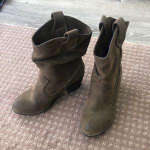 Rocket dog heeled boots